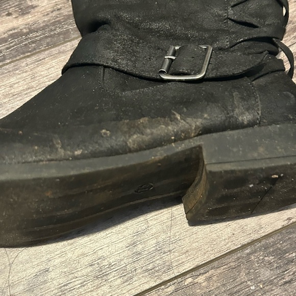 Stylish Black Women's Boots - Picture 3 of 6